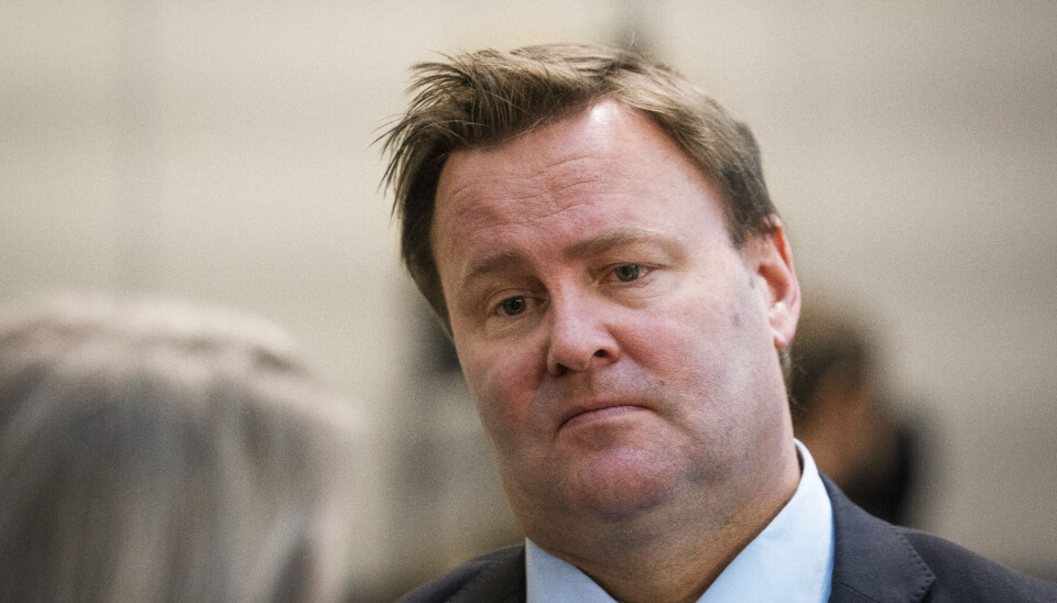 Hel eller delvis nedstenging kan bli nødvendig om dagens tiltak ikke får ned smitten, mener Helsedirektoratets Espen Rostrup Nakstad. Hel eller delvis nedstenging kan bli nødvendig om dagens tiltak ikke får ned smitten, mener Helsedirektoratets Espen Rostrup Nakstad.