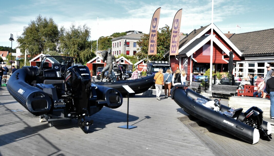 Skjærhalden Marina hadde utstilling av nye båter på torget i september. Skjærhalden Marina hadde utstilling av nye båter på torget i september.