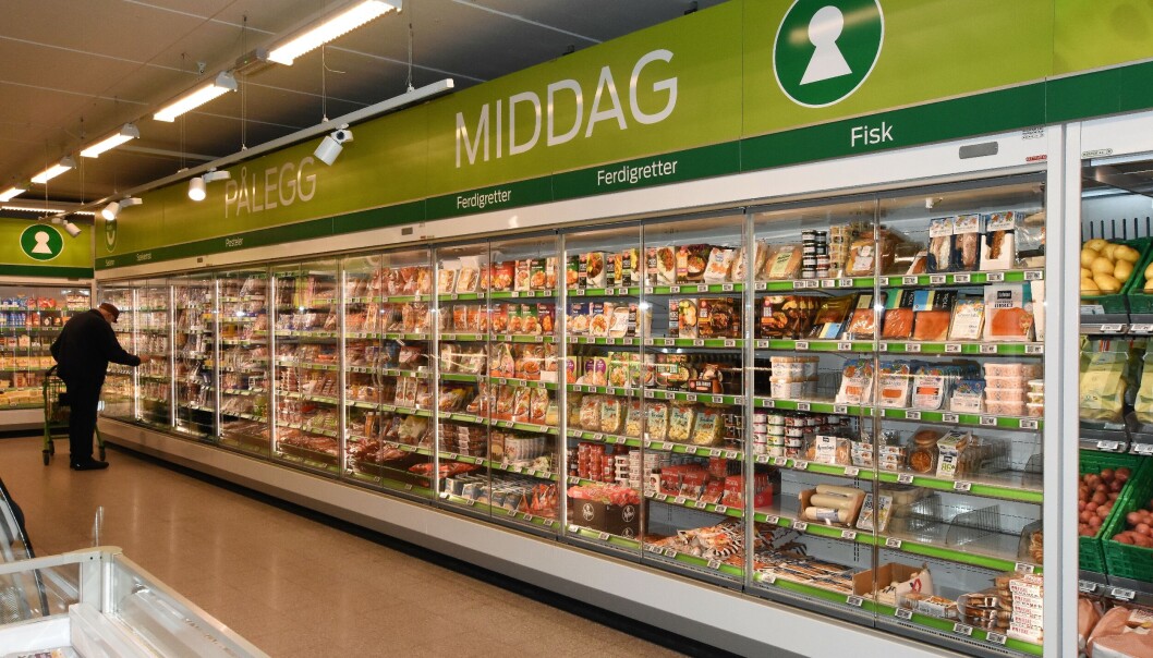 Pålegg og middagsvarer på den andre. Pålegg og middagsvarer på den andre.