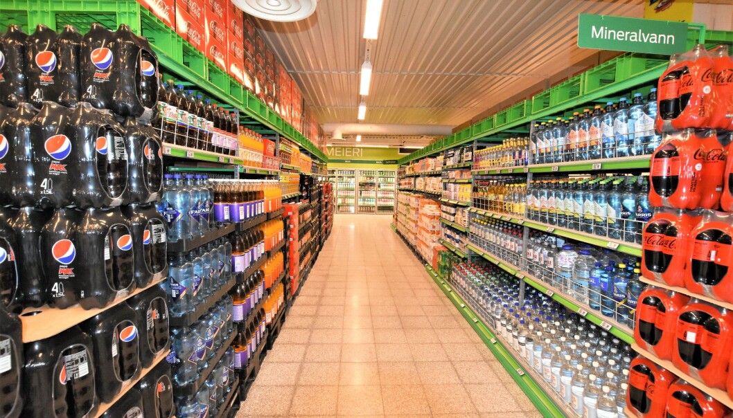 Brus og juice på samme sted. Brus og juice på samme sted.