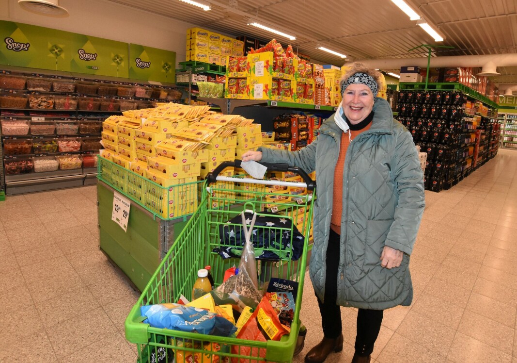 Lyst og trivelig, sier Bjørg Eilertsen fra Holtekilen. Hun er fornøyd med den nye butikken. Lyst og trivelig, sier Bjørg Eilertsen fra Holtekilen. Hun er fornøyd med den nye butikken.