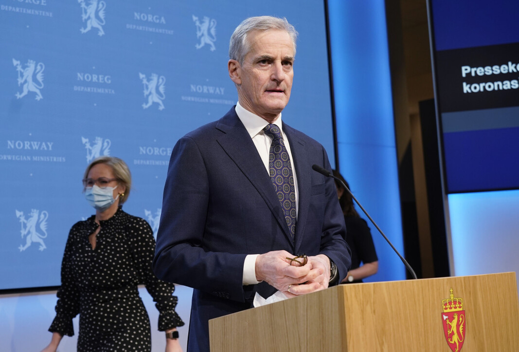 Statsminister Jonas Gahr Støre (Ap) og helse- og omsorgsminister Ingvild Kjerkol (Ap) under pressekonferansen om koronasituasjonen torsdag. Statsminister Jonas Gahr Støre (Ap) og helse- og omsorgsminister Ingvild Kjerkol (Ap) under pressekonferansen om koronasituasjonen torsdag.