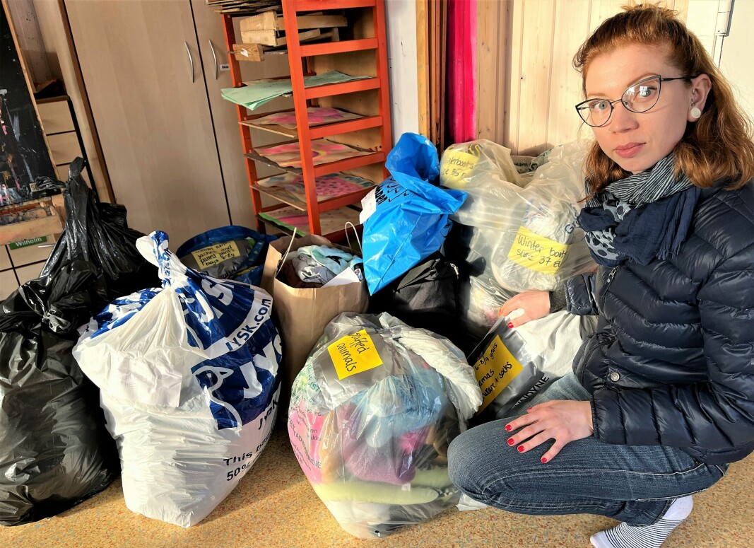 Her henter Angelina Voronina massevis av klær og sko fra foreldre i Brekke barnehage.