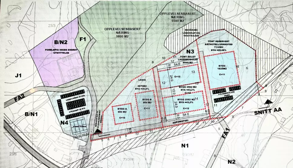 Dette er planene for Lammenes, med elbilladere, parkeringsplasser, padeltennisbaner og klatrepark - i tillegg til næringsbygg.