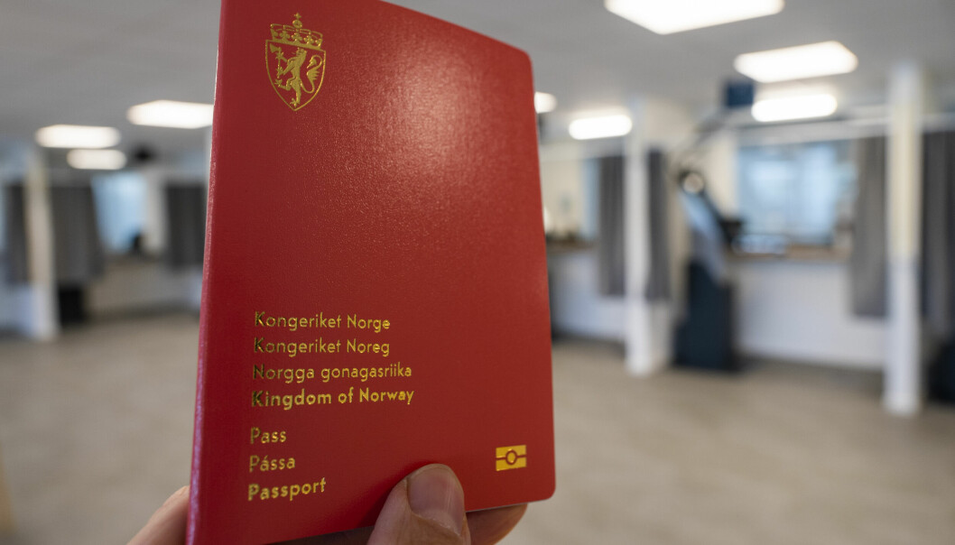 Politidirektoratet sier at antallet nordmenn med pass som går ut på dato er svært stort. Totalt må en regne med cirka sju uker, eller mer på steder med lang postgang for å få nytt pass.