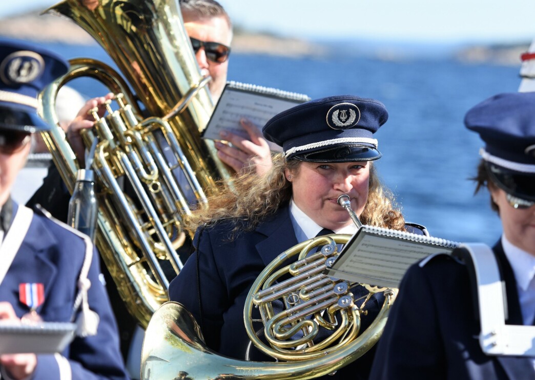 Hvaler Musikkforening spilte på fergen Hvaler Musikkforening spilte på fergen