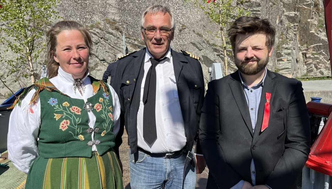 Peter Parmer mannskap på fergetur 17. mai: Mannskapet består av Elisabeth Weiby og Henrik Segerblad Hansen Peter Parmer mannskap på fergetur 17. mai: Mannskapet består av Elisabeth Weiby og Henrik Segerblad Hansen