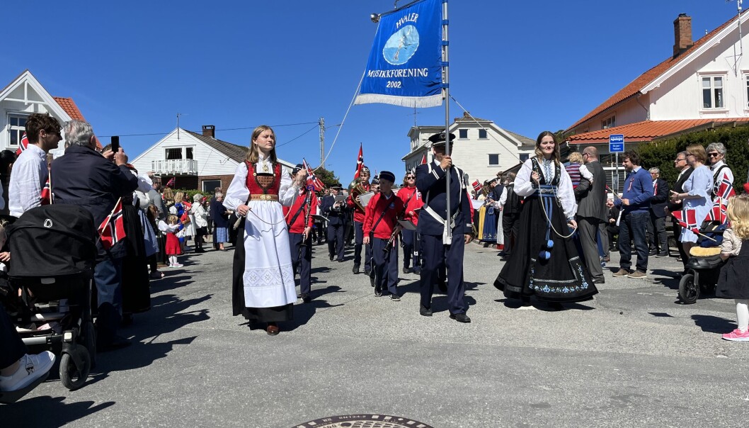 Barnetoget ankommer torget Barnetoget ankommer torget
