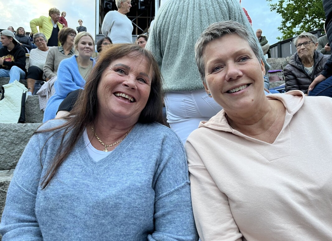 Elind Schaug og Anne Mette Karlsen var storfornøyd med forestillingen. Elind Schaug og Anne Mette Karlsen var storfornøyd med forestillingen.