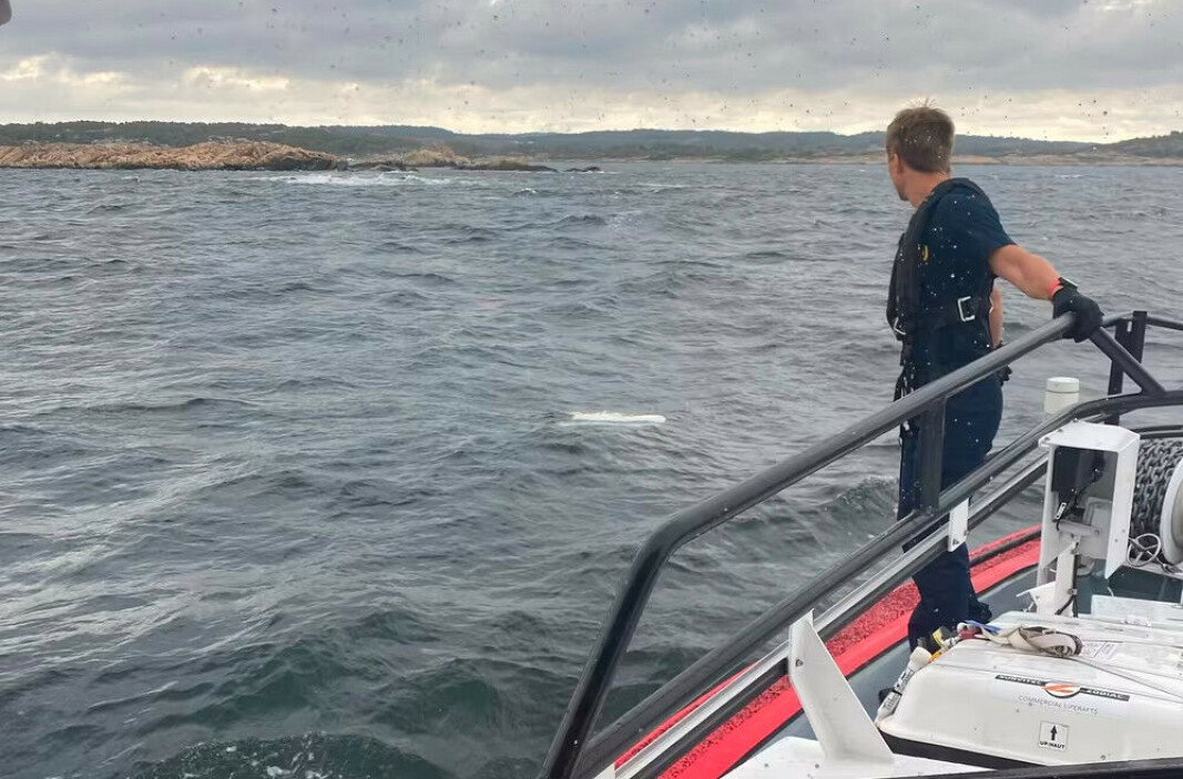 Redningsskøyta «Ragnar Stoud Platou» fraktet de to personene som omkom i seilbåtulykken ved Hvaler til land. Redningsskøyta «Ragnar Stoud Platou» fraktet de to personene som omkom i seilbåtulykken ved Hvaler til land.
