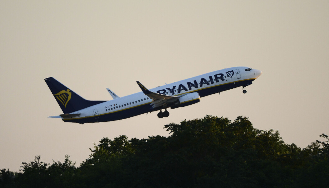 Et Ryanair-fly tar av fra flyplassen i Budapest. Et Ryanair-fly tar av fra flyplassen i Budapest.