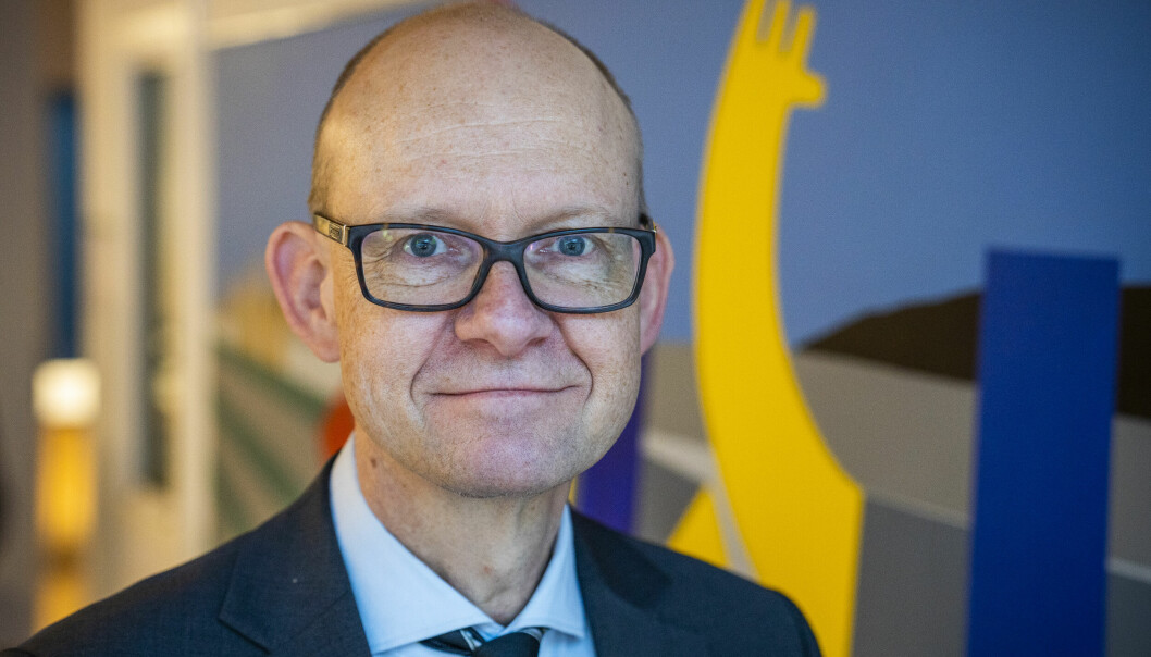 Økte renter og økte priser vil sammen med nedgangen i internasjonal økonomi senke farten i norsk økonomi og bidra til økt ledighet, sier SSB-direktør Geir Axelsen til NTB.