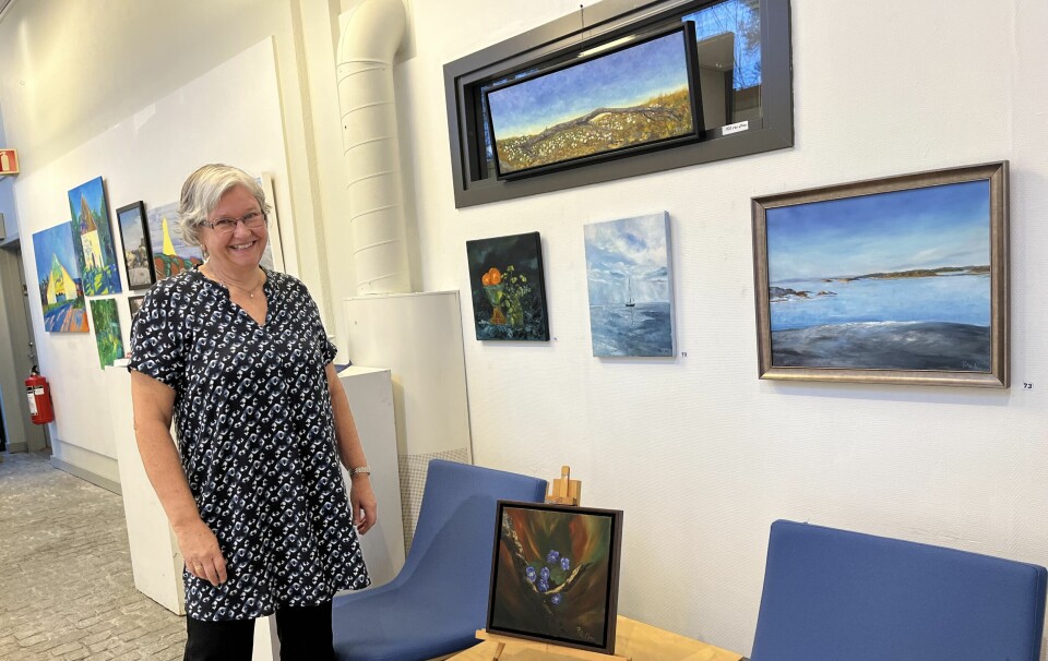 Rita Lilleheier stiller også sine egne bilder på medlemsutstillingen i Kunstgaten på rådhuset.