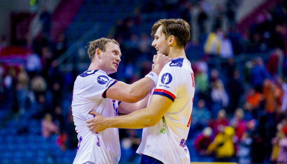Sander Sagosen og Magnus Abelvik Rød etter VM-kampen i håndball for herrer mellom Nederland og Norge i Tauron Arena i Krakow, Polen.