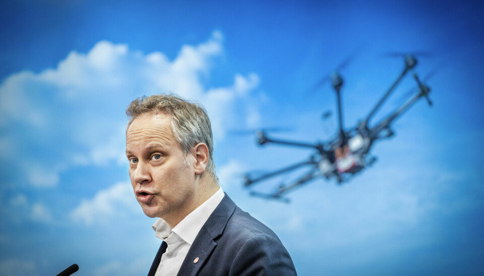 Samferdselsminister Jon-Ivar Nygård får kritikk fra både Høyre og Venstre etter at han i all hemmelighet grep inn i kampen mellom Vy og Flytoget.