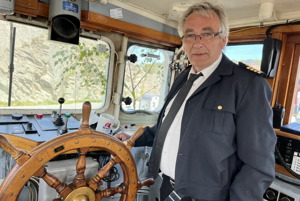 Peter Parmer har nettopp gjennomført sin 26. og siste 17. maitur med korpsmusikk ombord på Hvalerfergen ll. - Litt vemodig er det, sier den erfarne skipperen.