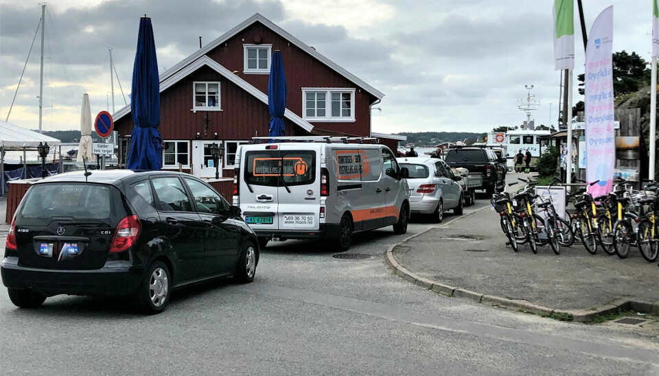 Stadig mer motorisert ferdsel på østre øyer gjør at Hvaler kommune nå inviterer til et åpent møte før de lager nye regler.