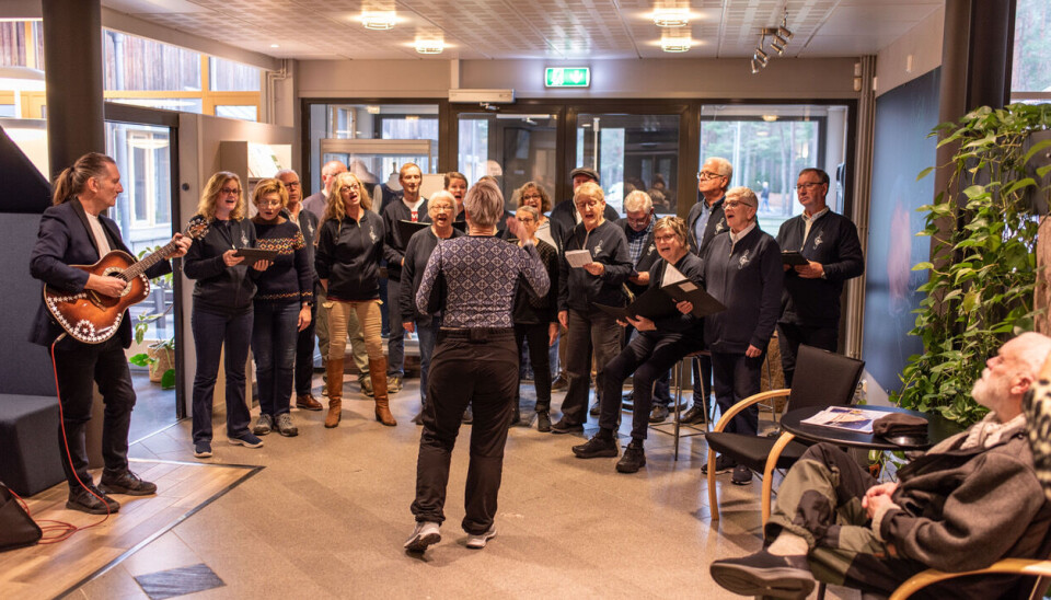 Hvaler Trvselskor deltok på åpningen av medlemsutstillingen lørdag 16.november