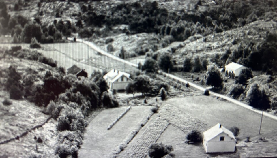 Allerød skole, fotografert av Widerøe i 1957