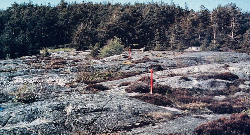 4. februar i 1988 ble den første salven avfyrt på det markerte fjellpartiet på Asmaløy.